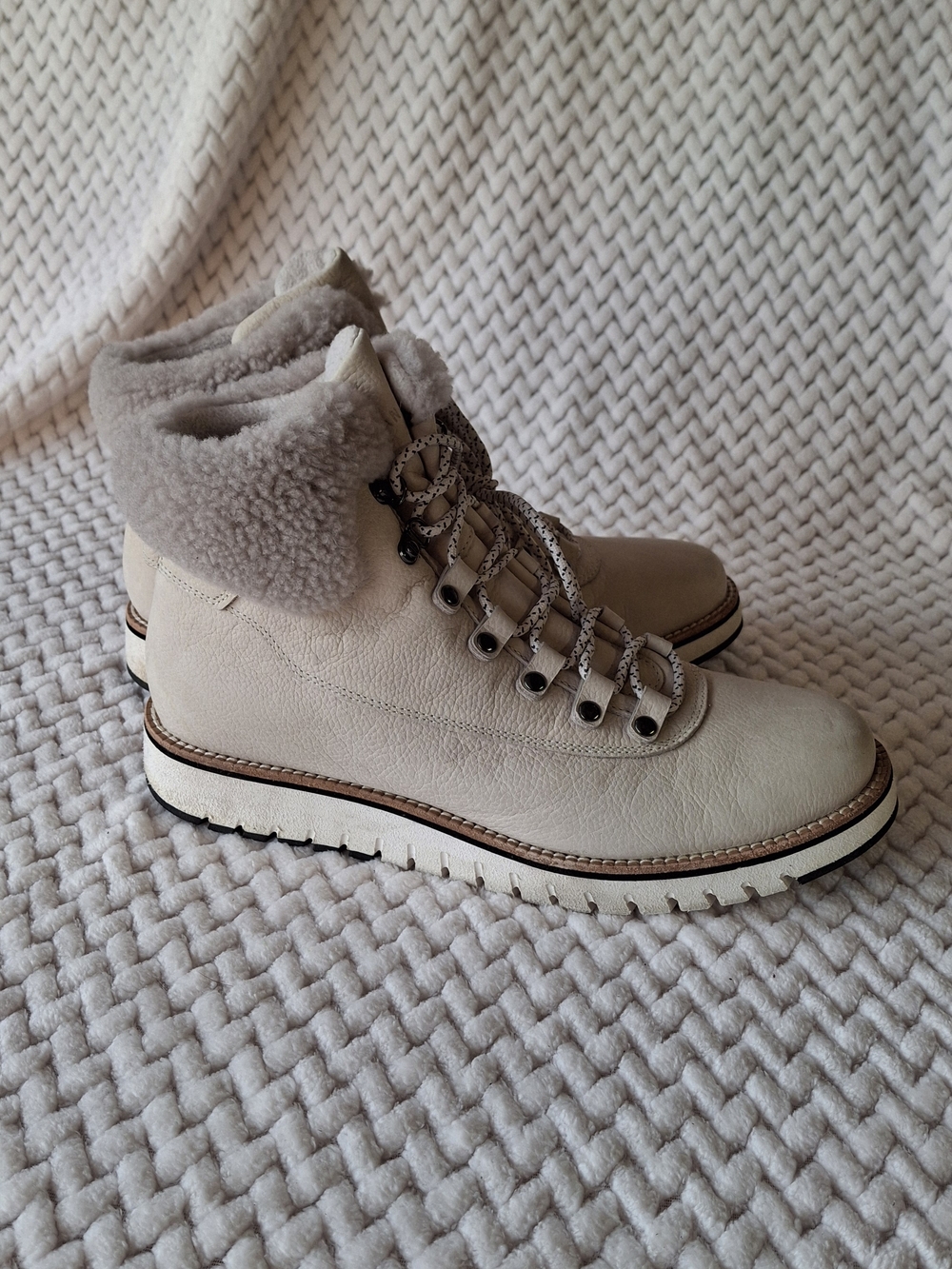 Women's Cole Haan ZeroGrand Explore Shearling Trim Boots. Size: 9.5.